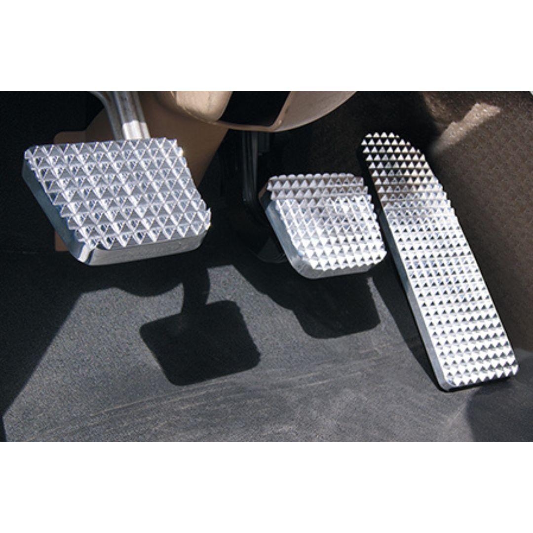 Freightliner Coronado, Cascadia, Business Class, M2 Pyramid Diamond Crown-Cut Billet Pedal Set