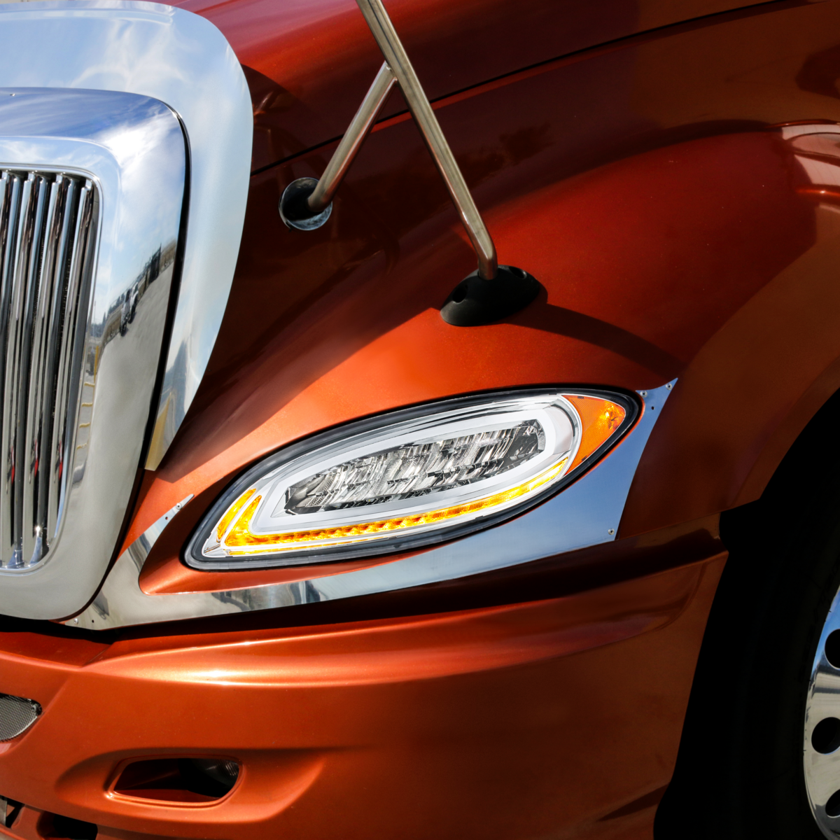 International Prostar LED Headlight with 23 LED Turn and Daytime Running Light Bar