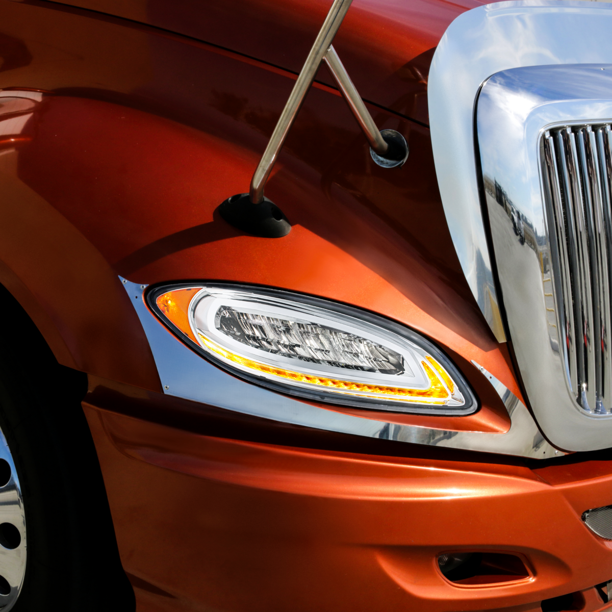 International Prostar LED Headlight with 23 LED Turn and Daytime Running Light Bar
