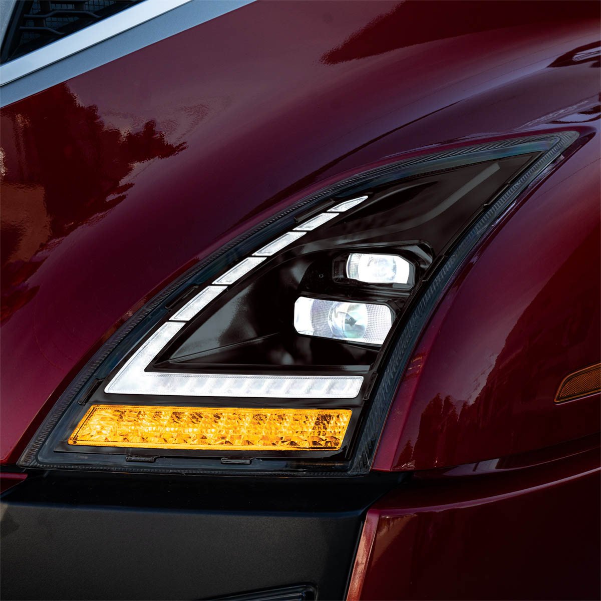 Volvo VNL 2018-2024 LED Headlight with LED Turn and Daytime Running Light