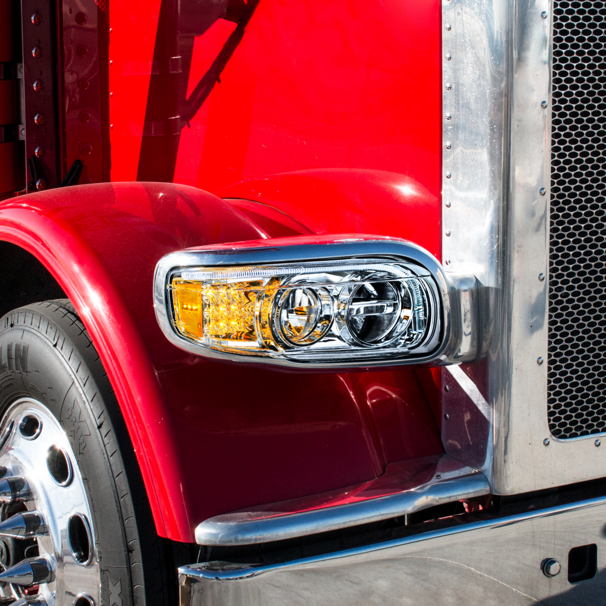 Peterbilt 388, 389, 567 LED Headlight with LED Turn and LED Position Light Bar