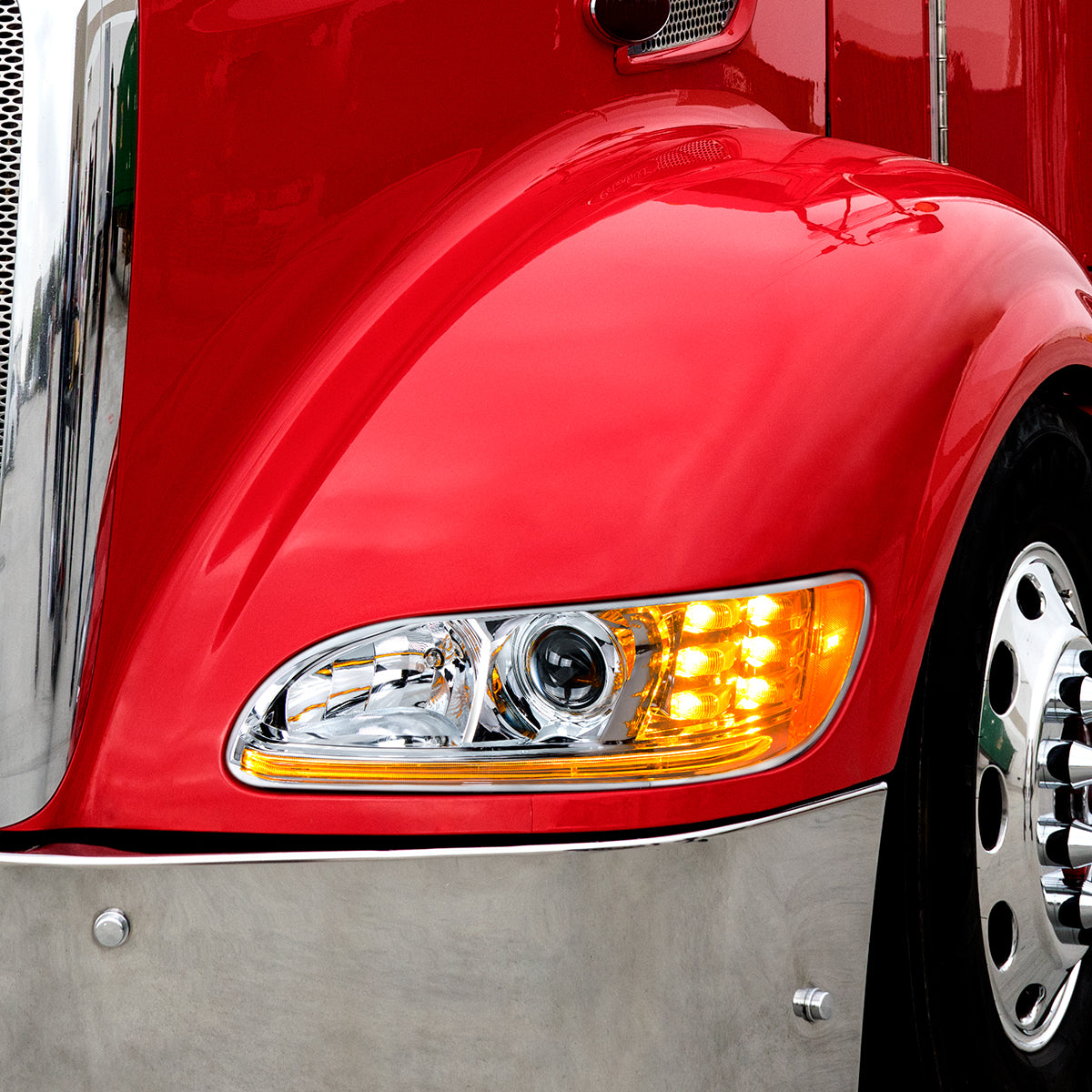 Peterbilt 330, 335, 337, 340, 348, 382, 384, 386, 387 Halogen Projection Headlight with 6 LED Turn and Dual LED Light Bar
