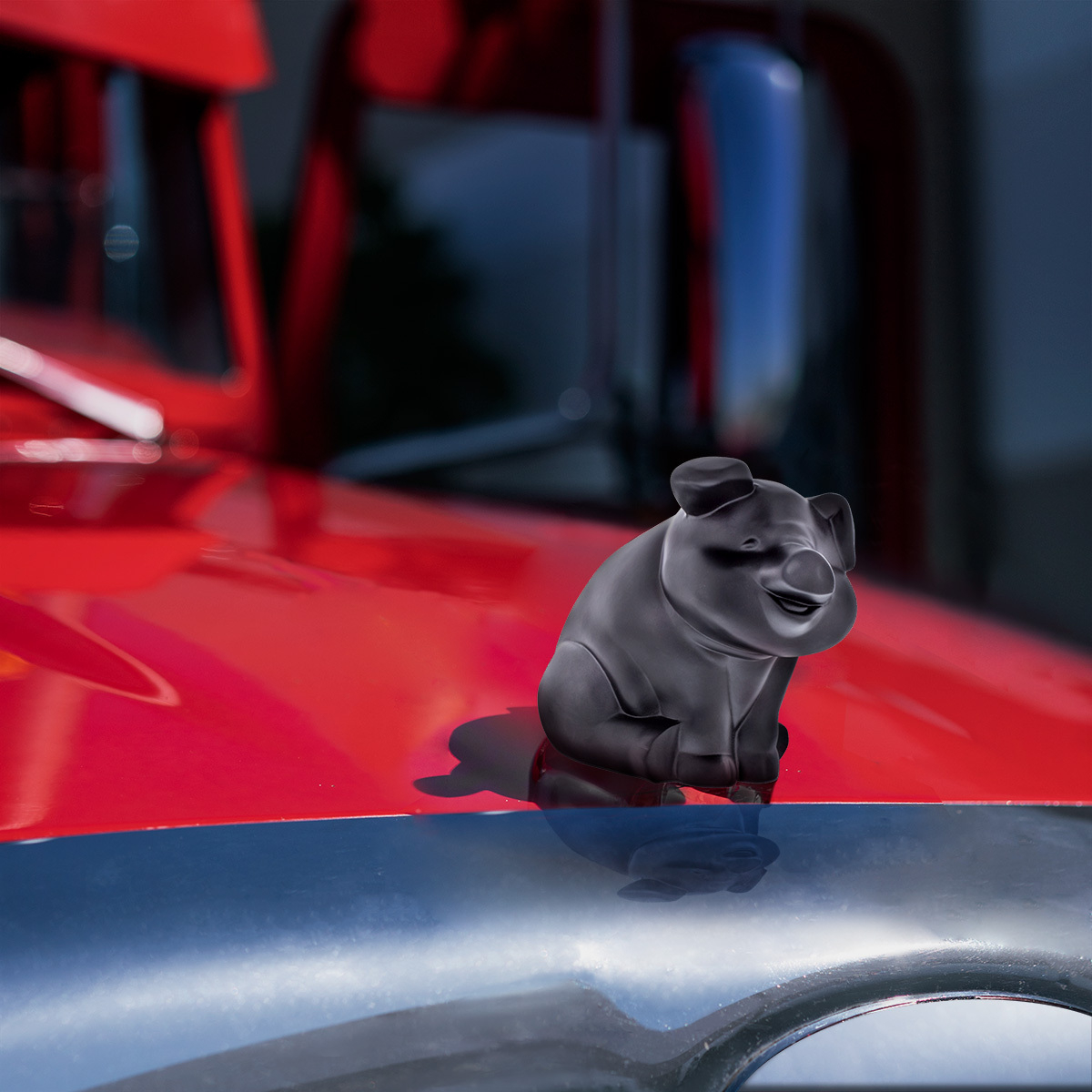 Die-Cast Sitting Pig Hood Ornament