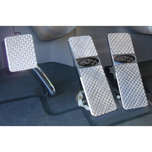 Peterbilt 367, 379, 386, 388, 389 1994 and Newer Pyramid Diamond Crown-Cut Billet Pedal Set