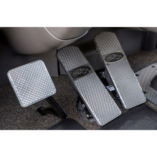 Peterbilt 367, 379, 386, 388, 389 1994 and Newer Pyramid Diamond Fine-Cut Billet Pedal Set