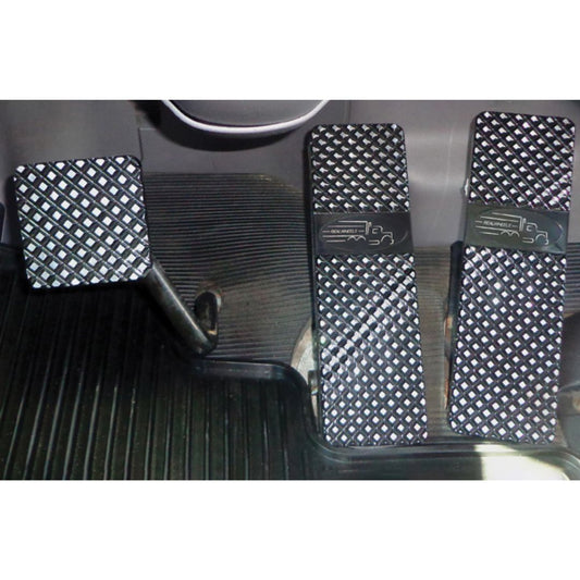 Peterbilt 367, 379, 386, 388, 389 1994 and Newer Black Diamond Crown-Cut Billet Pedal Set