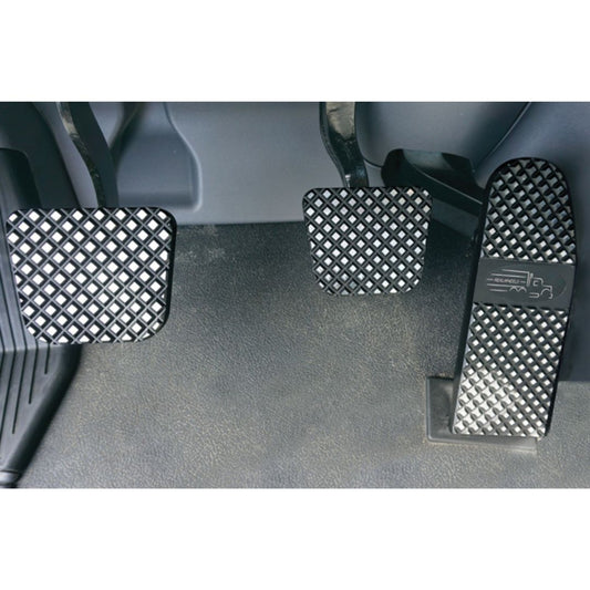 Peterbilt 567, 579, 587, 589 2014 and Newer Black Diamond Crown-Cut Billet Pedal Set