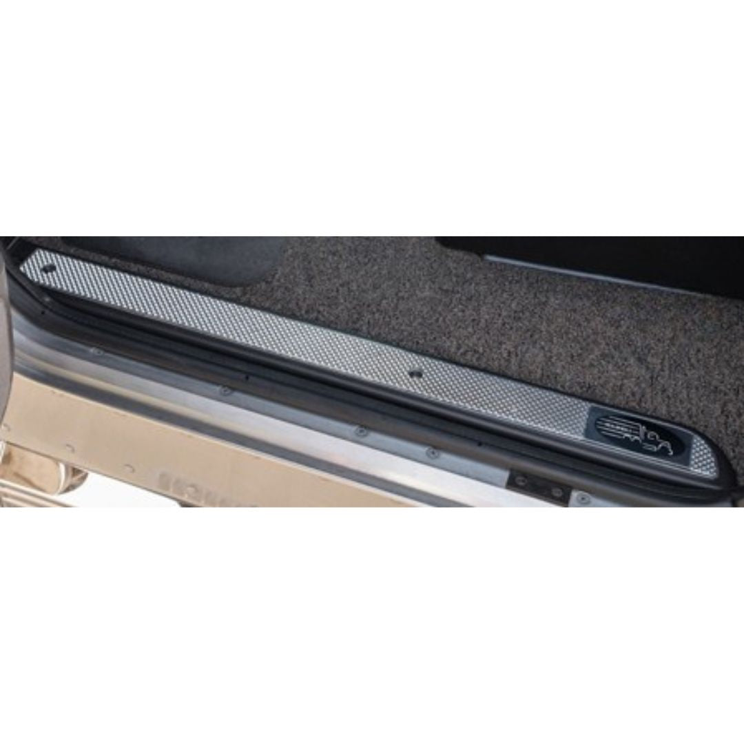 Peterbilt 379 Pyramid Diamond Fine-Cut Billet Door Sill Kit