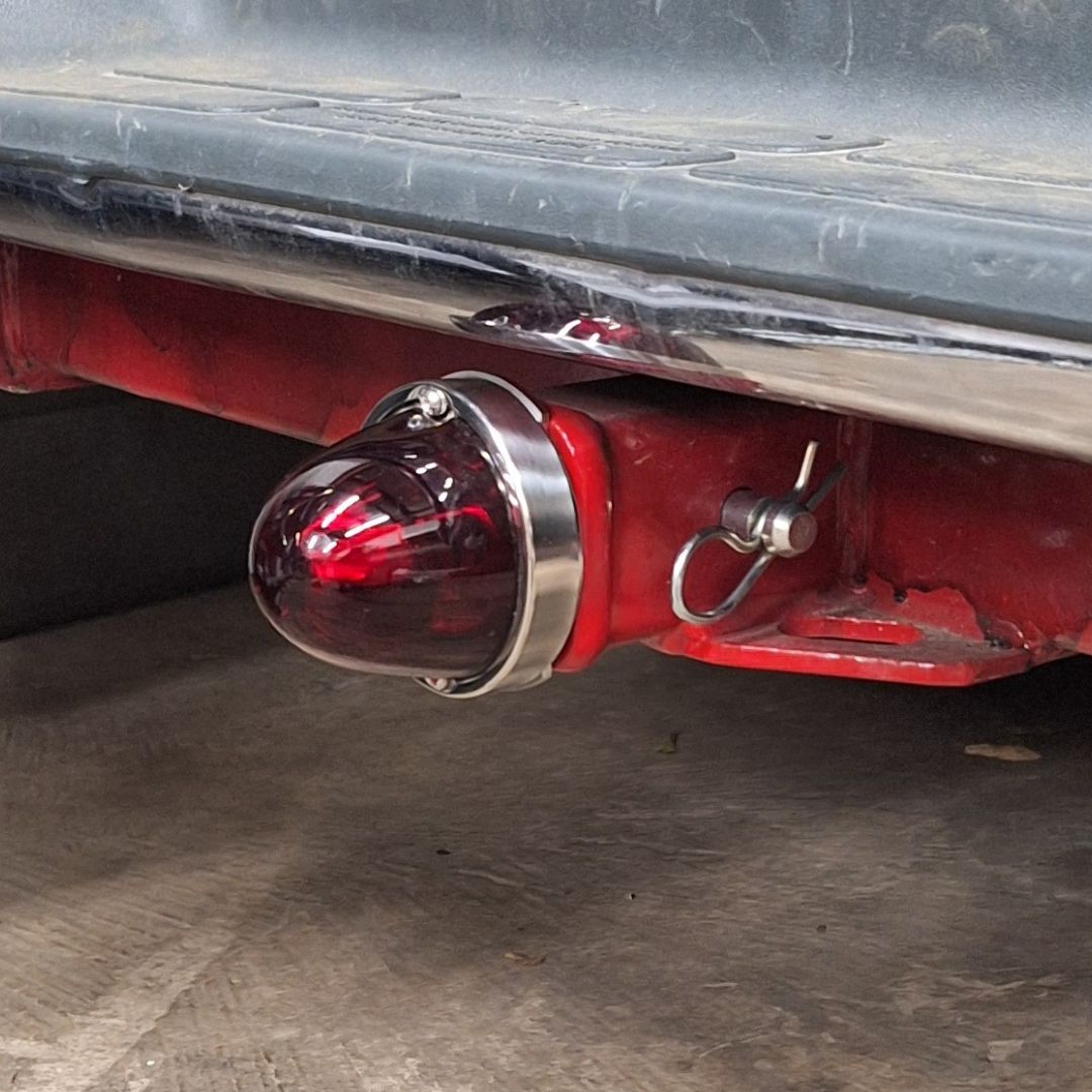 Heavy Duty Stainless Steel Trailer Hitch Mount Light Bracket with Red LED/Red Lens UltraBurst Light
